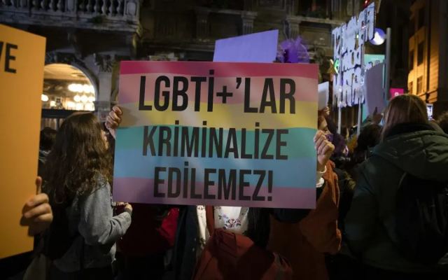 İstanbul'da 'Ailem Güvende' operasyonunda 20 kişi tutuklandı