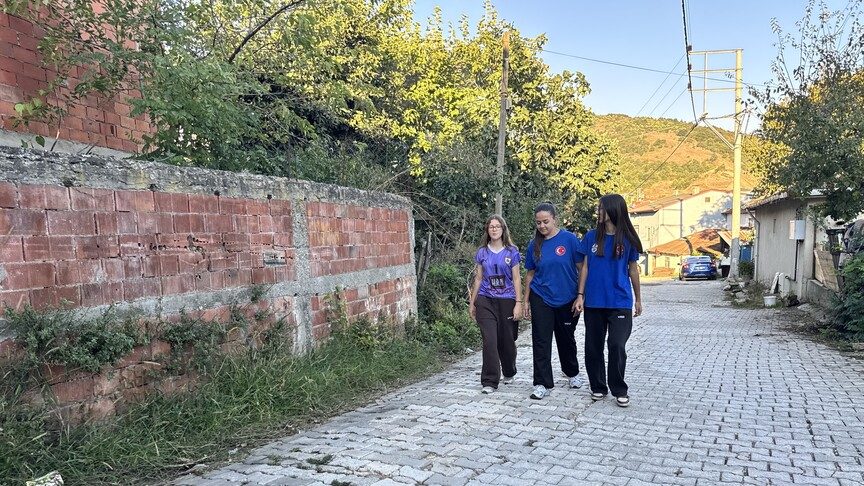 Sugören Köyü'nde Kızlar Voleybol Takımı Kurdu