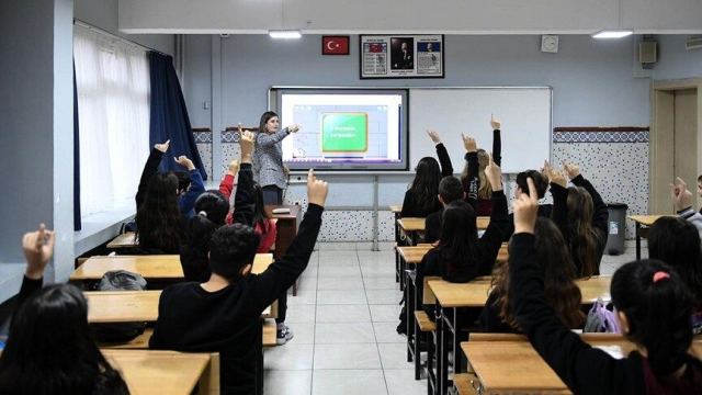 Türkiye'de muhtemel eğitim süresi 2025'te 16,8 yıl olarak belirlendi