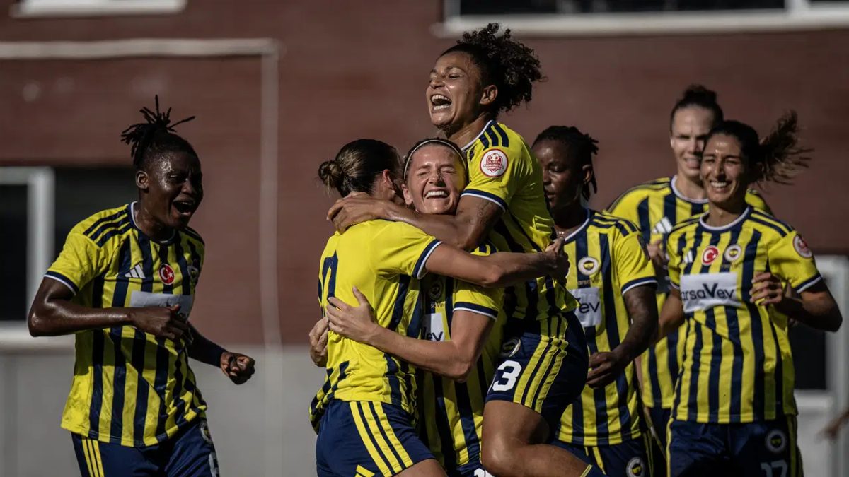 Fenerbahçe ArsaVev, derbide Beşiktaş'ı 3-0 mağlup etti
