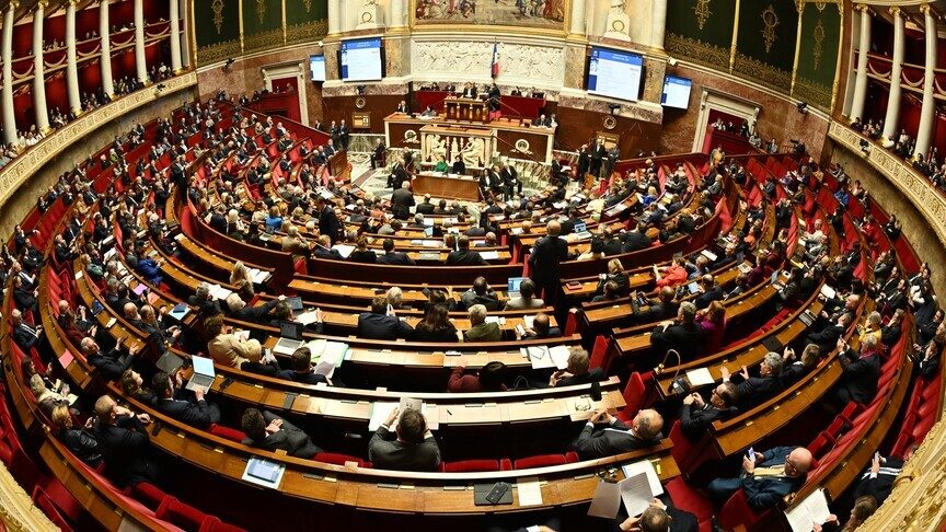 Fransa'da Merkez Sağ, Senato'daki Çoğunluğunu Korudu