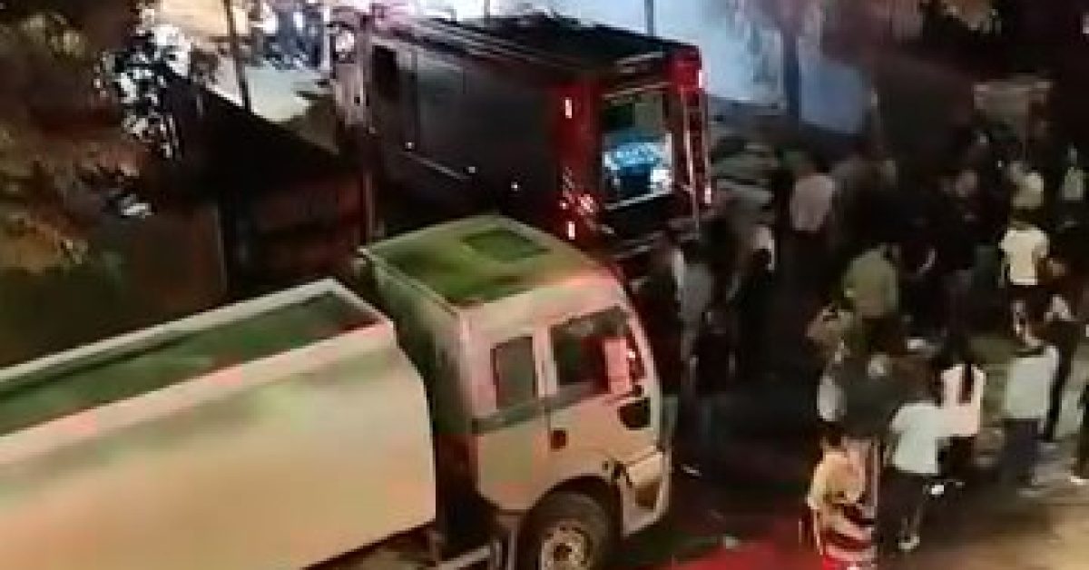 Küçükçekmece'de kentsel dönüşüm sırasında bina çöktü