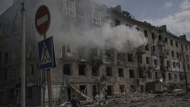 Rusya, Ukrayna'daki askeri lojistik merkezi ve gemiyi vurdu