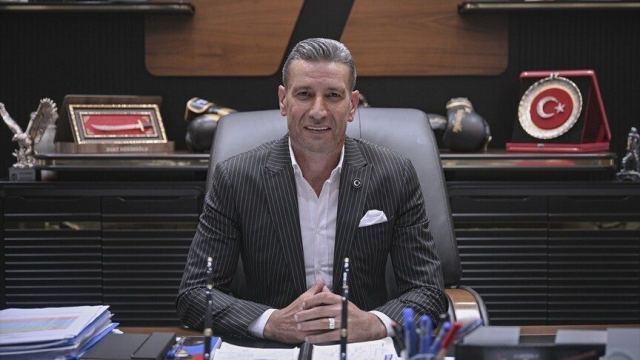 Hekimoğlu, milli boksörlere 'kolbastı' sözü verdi