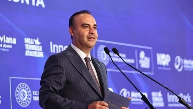 Bakan Kacır: Türkiye’nin Ay uzay aracı TUSAŞ’a gidiyor