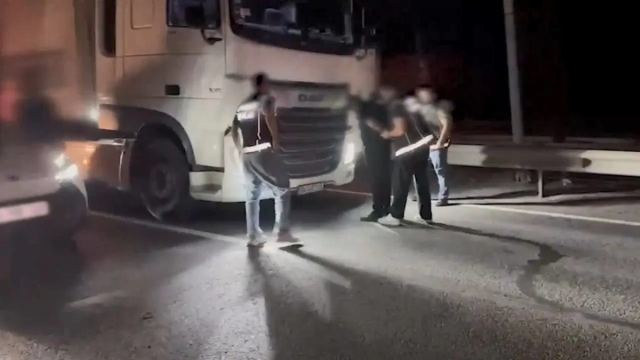 İstanbul'da TIR'ın yakıt tankında 224 kilo metamfetamin bulundu