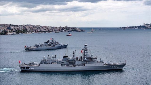 İstanbul Boğazı'ndan Preveze Deniz Zaferi geçişi yapıldı