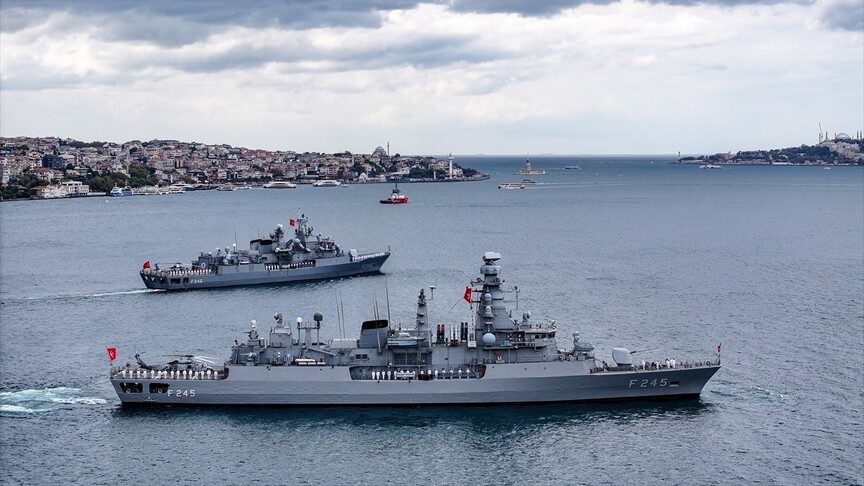 İstanbul Boğazı'ndan Preveze Deniz Zaferi geçişi yapıldı