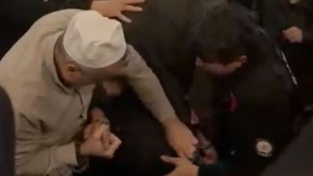 Eyüpsultan Camii'nde silahlı kavga: 2 kişi gözaltına alındı