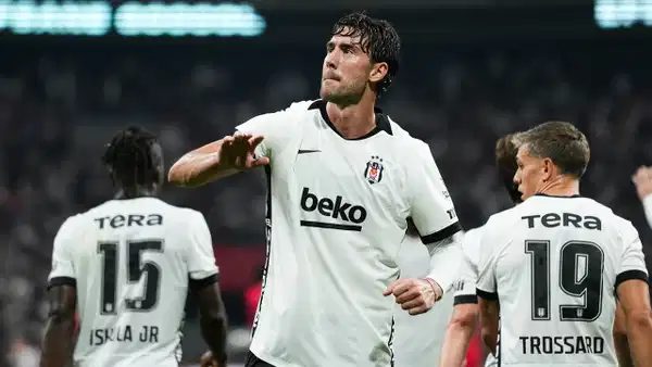 Dusan Vlahovic, Beşiktaş'tan Sırbistan Milli Takımı'na katılamayacak