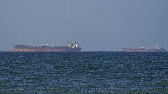Hürmüz Boğazı'nda Petrol Tankeri Vuruldu