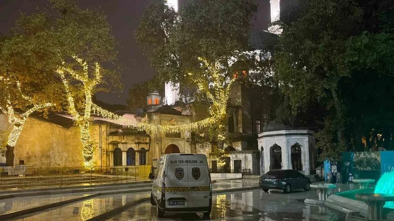 Eyüpsultan Camii'nde namaz sırasında silahlı tartışma yaşandı