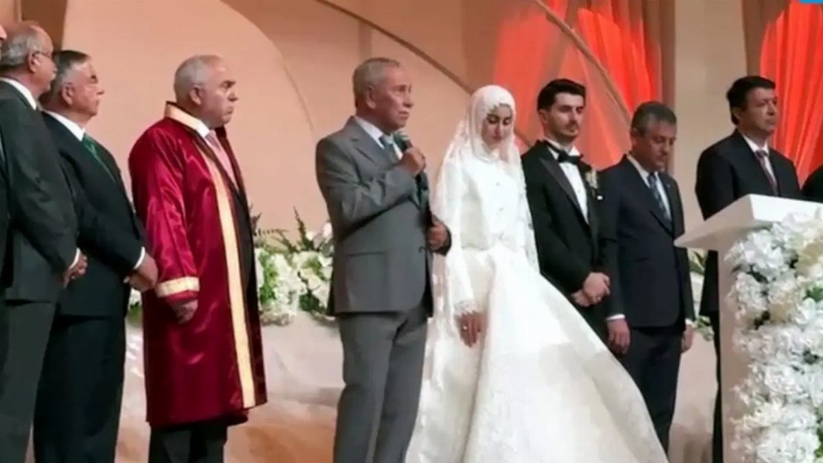 Fatih Belediye Başkanı Ergün Turan'dan Bülent Arınç'a tepki