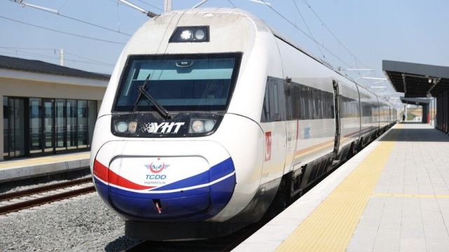 Demiryolları Türkiye'nin 170 Yıllık Yolculuğunu Yeni Yatırımlarla Taşıyor