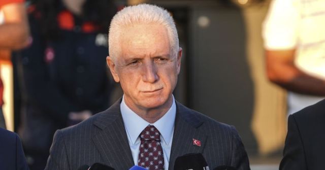 İstanbul Valisi Gül'den Özgür Özel'e Üsküdar yanıtı