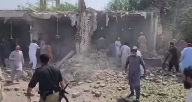 Kohat'taki camiye intihar saldırısında 16 kişi hayatını kaybetti