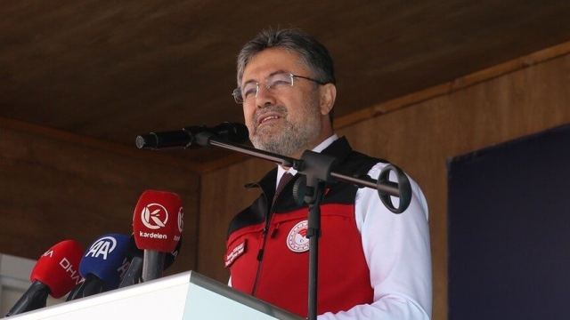 Bakan Yumaklı, aşı ve kimliklendirme ücretlerini kaldırdı
