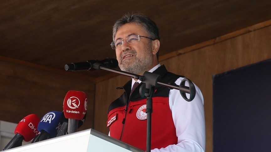 Bakan Yumaklı, aşı ve kimliklendirme ücretlerini kaldırdı