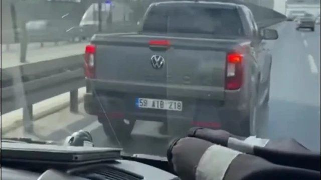 Esenyurt'ta ambulansa yol vermeyen sürücü tepkilere neden oldu