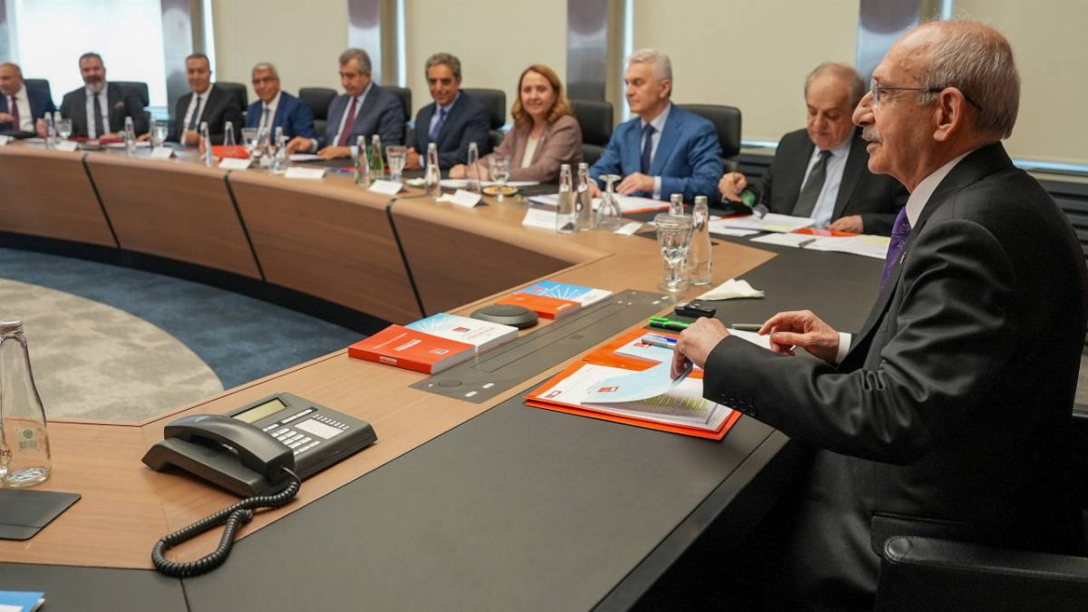 CHP MYK yarın toplanıyor: İstanbul İl Başkanlığı atanacak