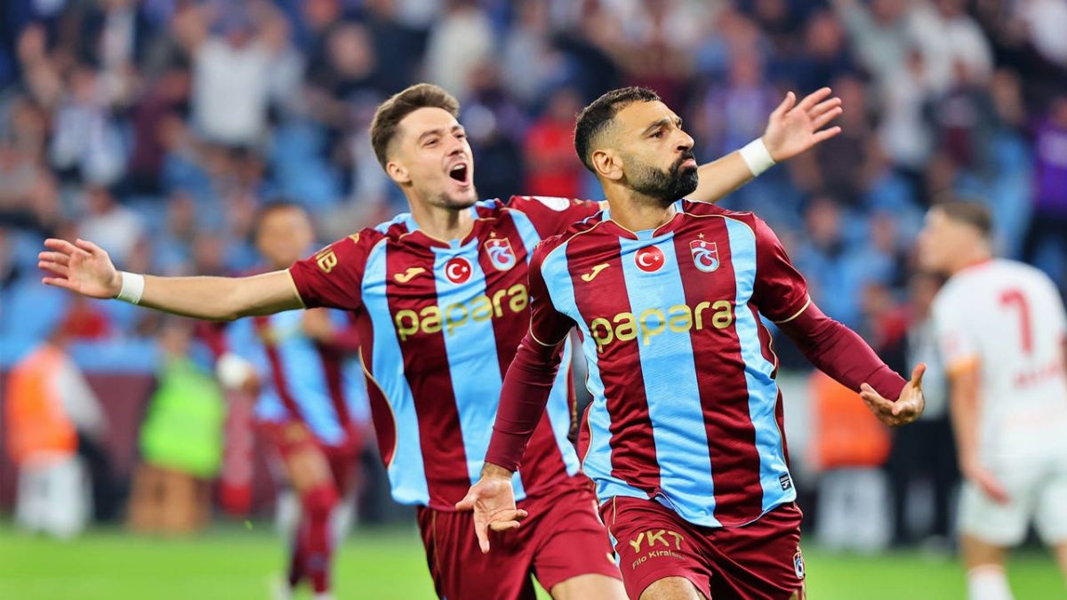 Trabzonspor, Galatasaray'ı 4-0 ile geçti