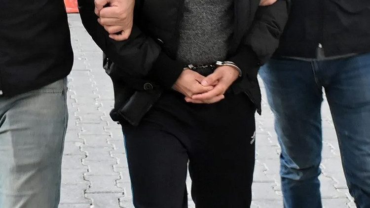 İstanbul'da DEAŞ ve El Kaide bağlantılı 11 şüpheli yakalandı