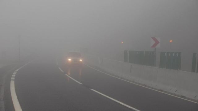 Bolu Dağı'nda yoğun sis sürücüleri zor durumda bıraktı