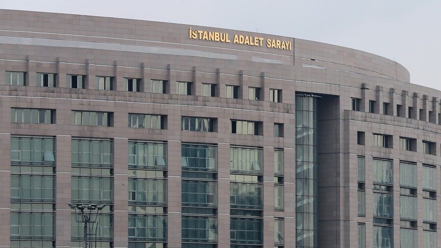 İstanbul'da usulsüz vatandaşlık operasyonunda 52 şüpheliye tutuklama talebi