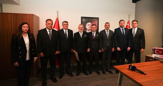 Beşiktaş'ta Serdal Adalı'nın Yönetim Listesi Açıklandı