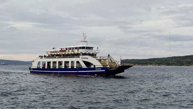 Gökçeada feribot seferleri fırtına nedeniyle iptal edildi