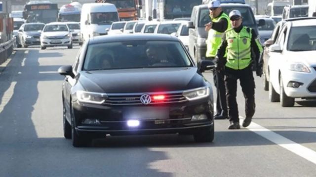Feti Yıldız'dan milletvekillerine çakarlı araç uyarısı