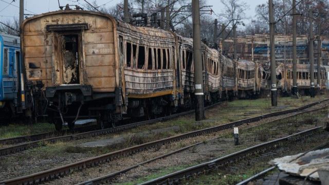 Rusya, Ukrayna'nın Batı Bölgesindeki Demir Yolu Altyapısına Saldırıyor