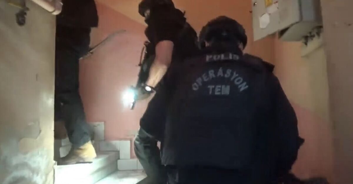 İstanbul'da DEAŞ ve El Kaide ile Bağlantılı 11 Şüpheli Gözaltında
