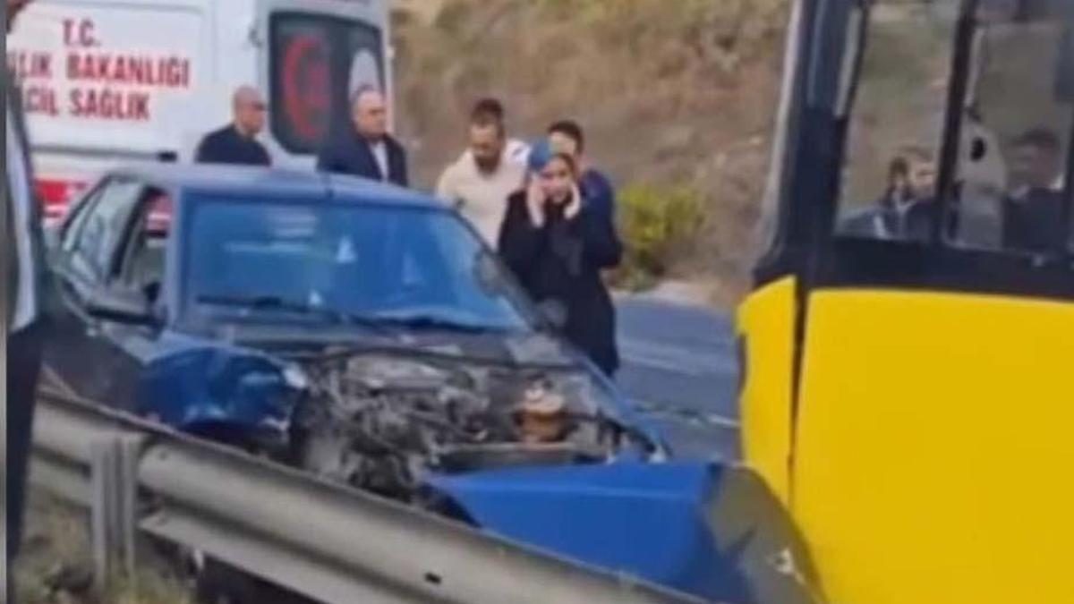 Başakşehir'de İETT otobüsü ile otomobil çarpıştı