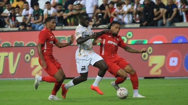Amed Sportif Faaliyetler, İstanbul Başakşehir'i 5-0 Yendi