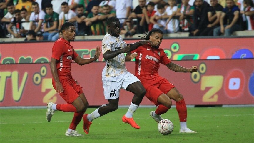 Amed Sportif Faaliyetler, İstanbul Başakşehir'i 5-0 Yendi