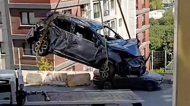 Eyüpsultan'da Alkollü Sürücü Bina Duvarına Çarptı