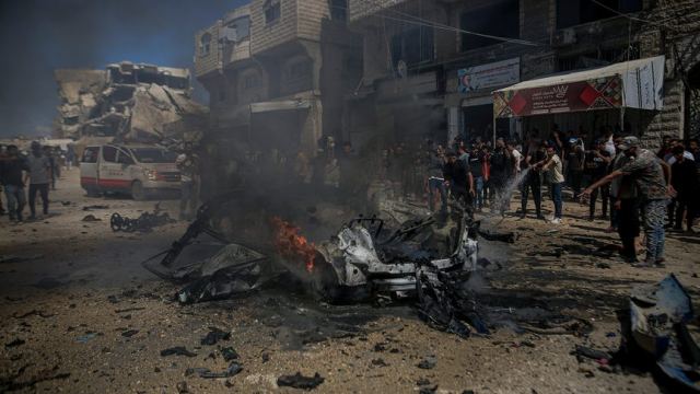 İsrail'in Gazze'de İHA saldırısında 2 kişi yaşamını yitirdi