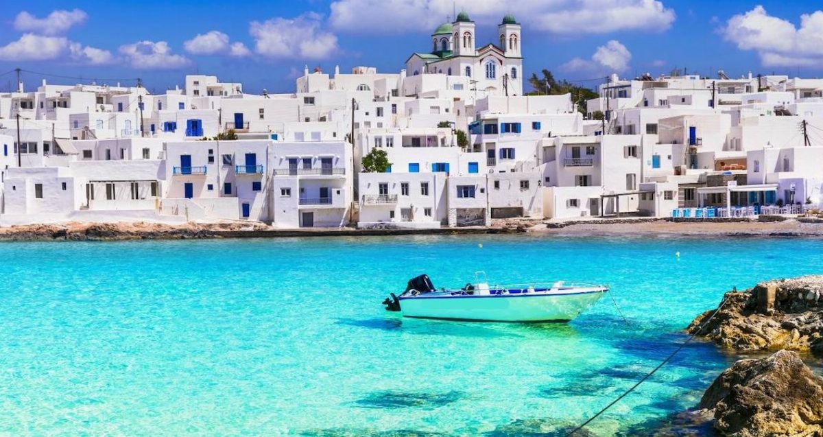 Paros Adası emeklilerin gözdesi oldu