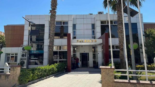 Seferihisar Belediyesi'ne yönelik soruşturma: 29 kişi tutuklandı