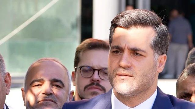 Üsküdar'da AK Parti'den Belediye Meclisi'ne Tepki Gösterildi