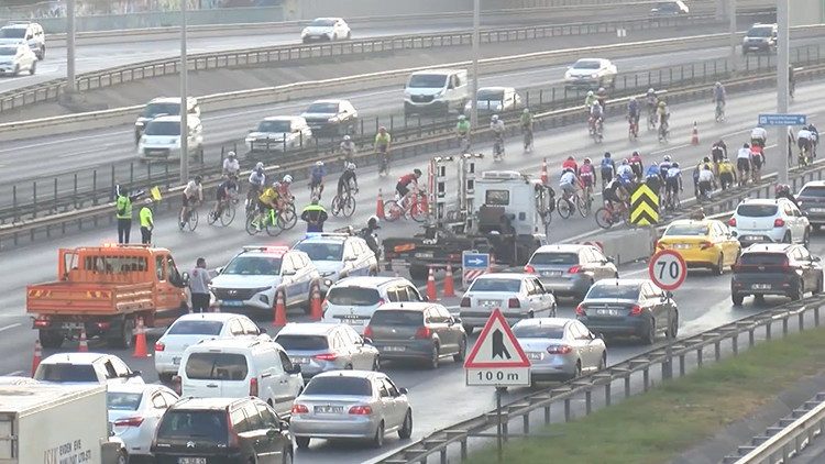 FSM Köprüsü'nde Ankara yönü trafiğe kapatıldı