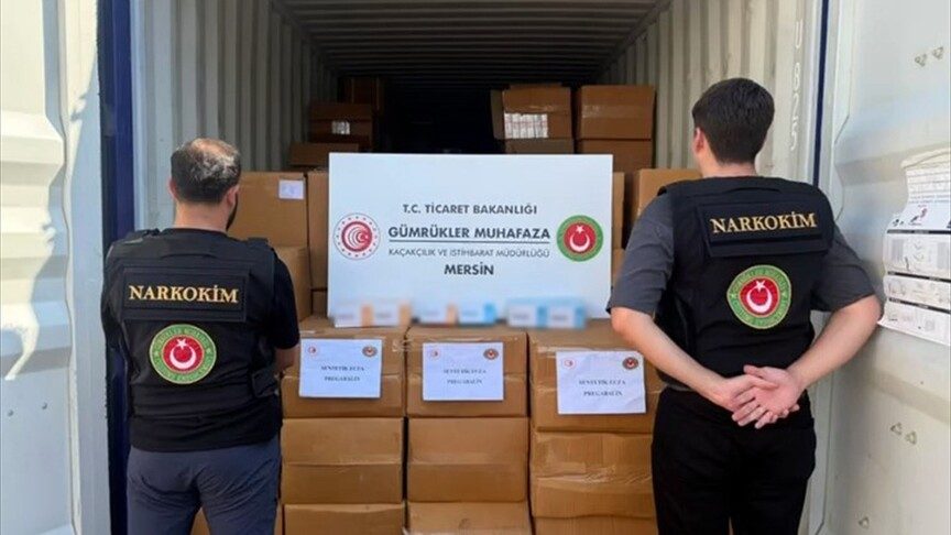 Gümrükler Muhafaza ekipleri Mersin'de 1,7 ton pregabalin ele geçirdi