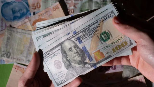Dolar/TL 49 TL Sınırına Dayandı, Rekor Beklentisi Artıyor