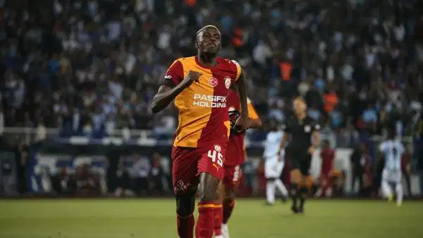 Victor Osimhen Kocaelispor maçında forma giymeyecek