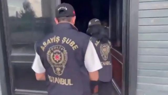 İstanbul'da Masaj Salonlarına Fuhuş Baskını: 31 Şüpheli Yakalandı