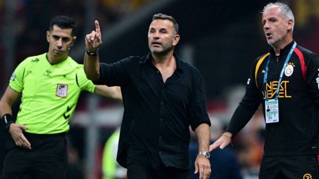 Galatasaray, Trabzonspor'a 4-0 ile Okan Buruk'un İlk Mağlubiyetini Yaşadı