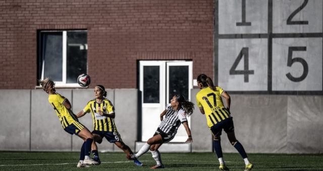 Fenerbahçe, Kadınlar Derbisinde Beşiktaş'ı 3-0 Yendi