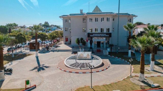 Seferihisar Belediyesi'ne rüşvet operasyonu: 47 kişi adliyeye sevk edildi