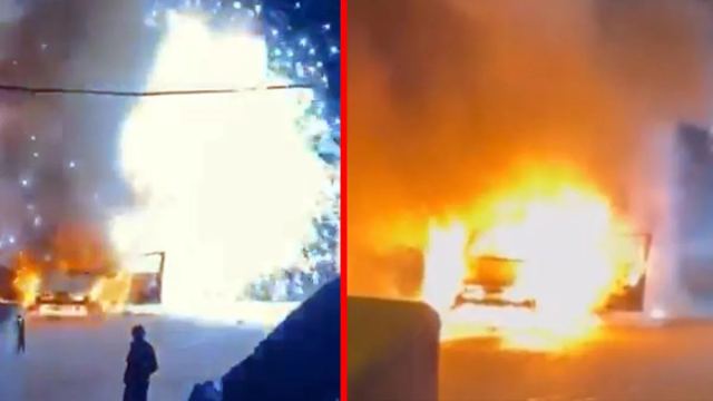 Avcılar'da Park Halindeki Otomobil Alev Alev Yandı